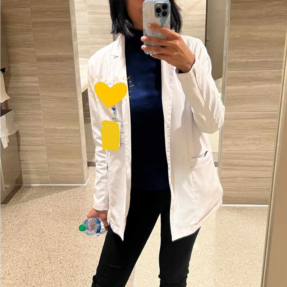 Bellevue Slim Short Lab Coat